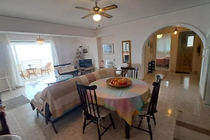 アパート Atena Mare Sea View ペラマ